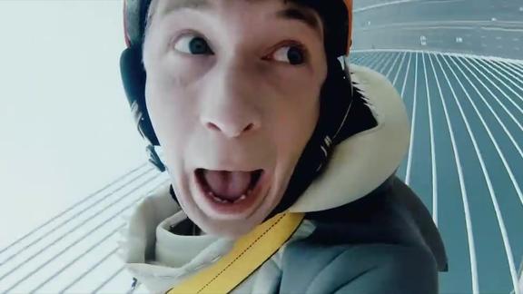 最萌警探:男子高空跳伞,下去时哇哇乱叫,脸竟然都吓白了