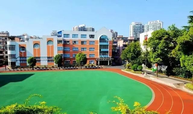 6:虹口区长青学校学校外籍及港台学生占到了10%以上.