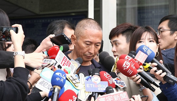 2018年12月因该案件首次做笔录的钮承泽.