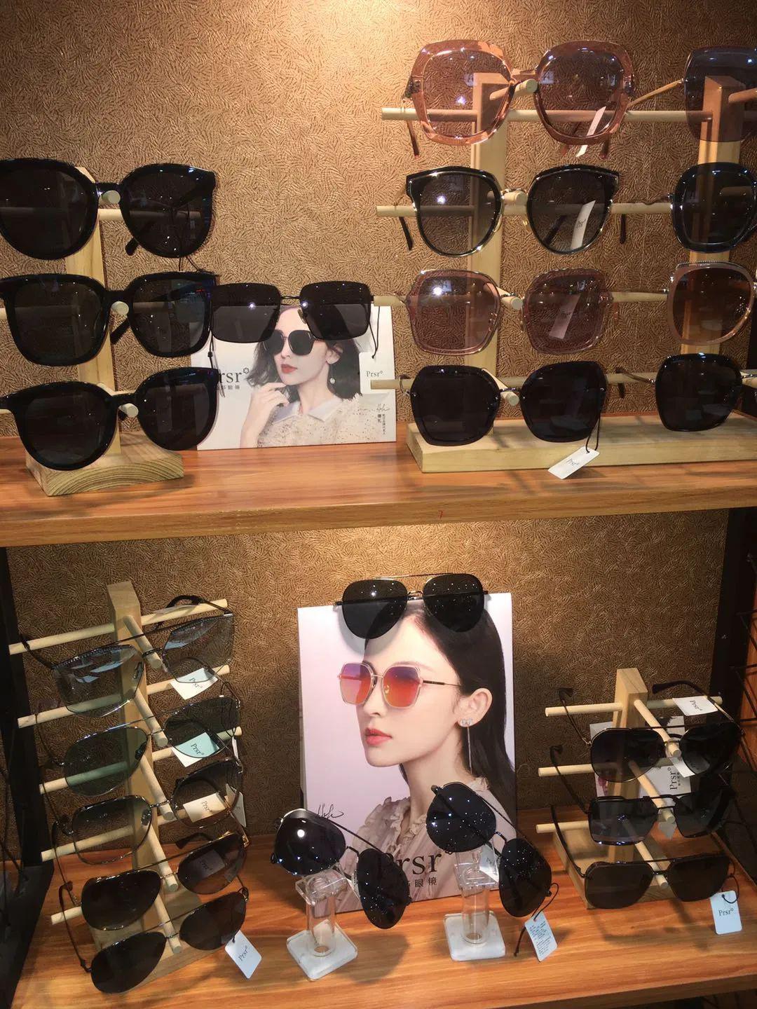 桂平这位老板够豪气!_眼镜