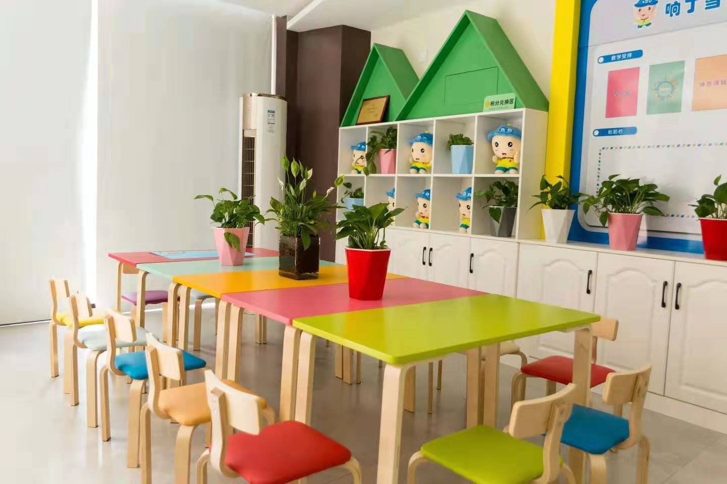 所以托管班的装修要比其他托管班看起来高端上档次,托管班的环境要