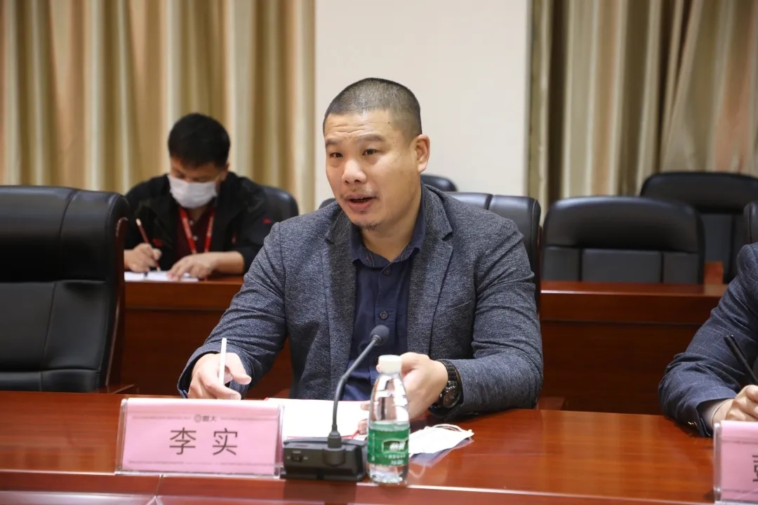 东莞市政府党组成员陈仲球一行莅临大易有塑