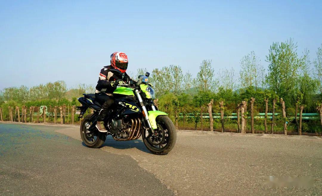 推荐阅读摩智测评46800元的2020款黄龙600动态测评