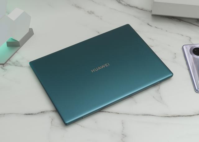 前段时间发布的华为matebook x pro 2020款,带来了突破传统的翡冷翠