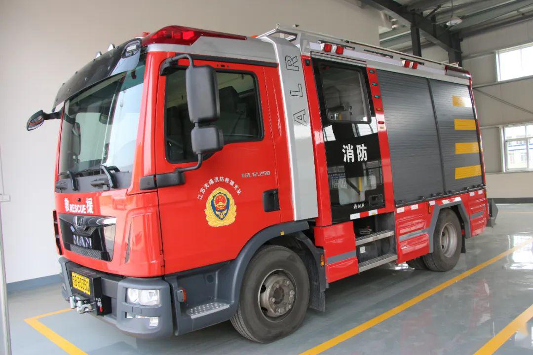 大队集中采购5辆消防执勤车辆:1辆2吨泡沫消防车,1辆城市主战车,1辆6