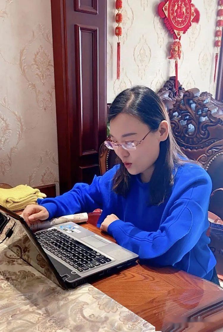 张丽君老师正在直播历史课《明朝的统治》高金辉老师正在直播地理课