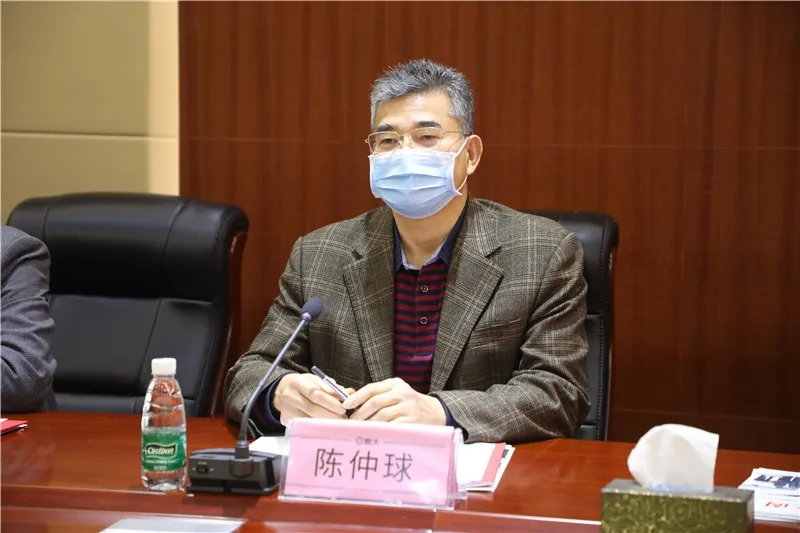 东莞市政府党组成员陈仲球一行莅临大易有塑