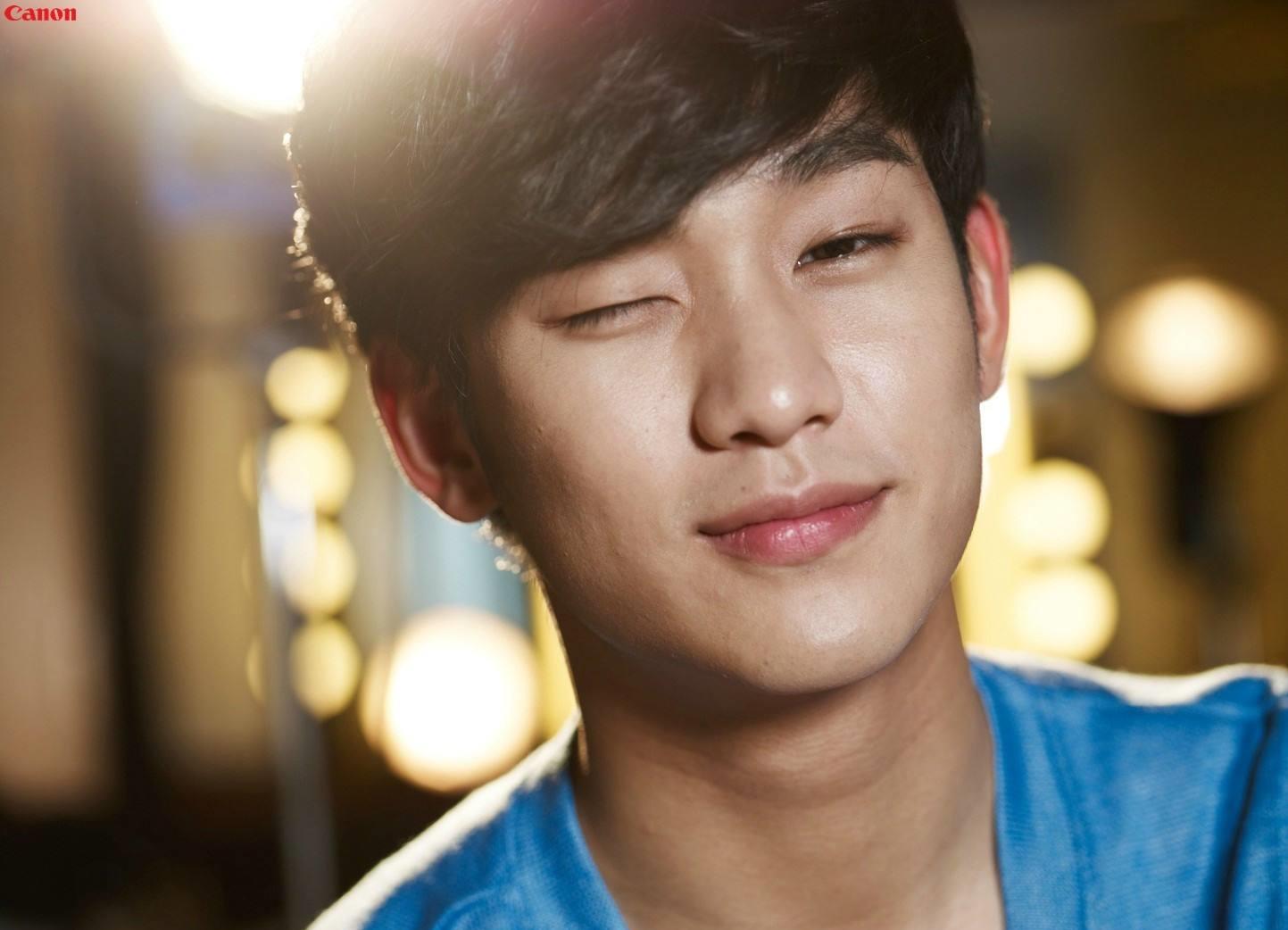 韩国明星金秀贤去年10月低调参军.