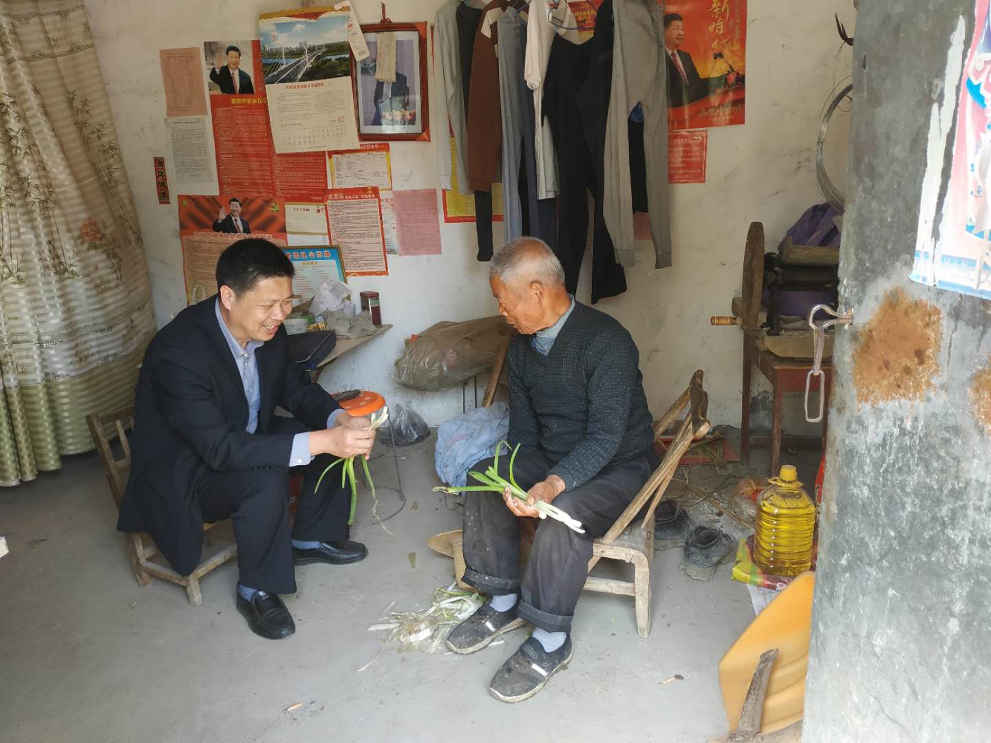 唐河县龙潭镇认真组织全体帮扶责任人进村入户