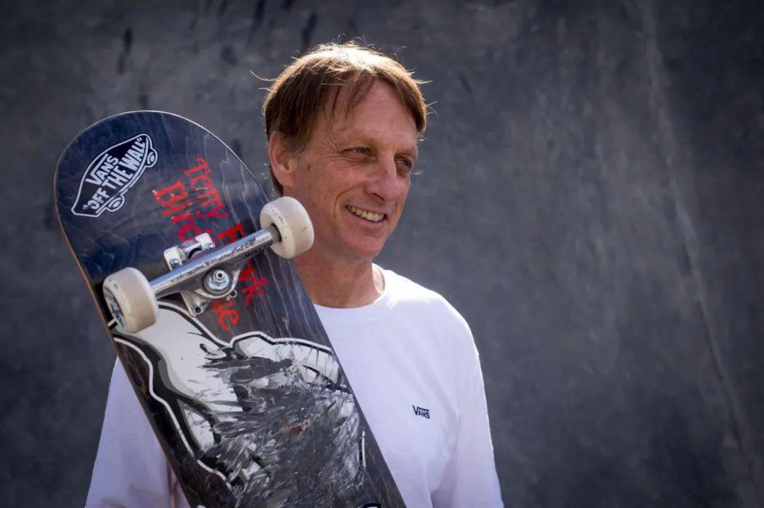 vans正式宣布传奇滑手tonyhawk加入vans大家庭