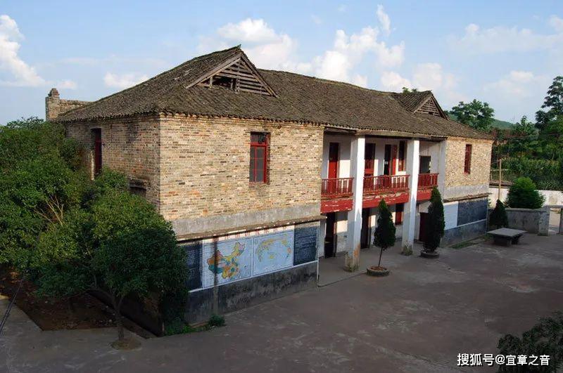 氏宗祠(清白堂)1,中夏公园市级爱国教育基地1,邓中夏故居(第一批1995