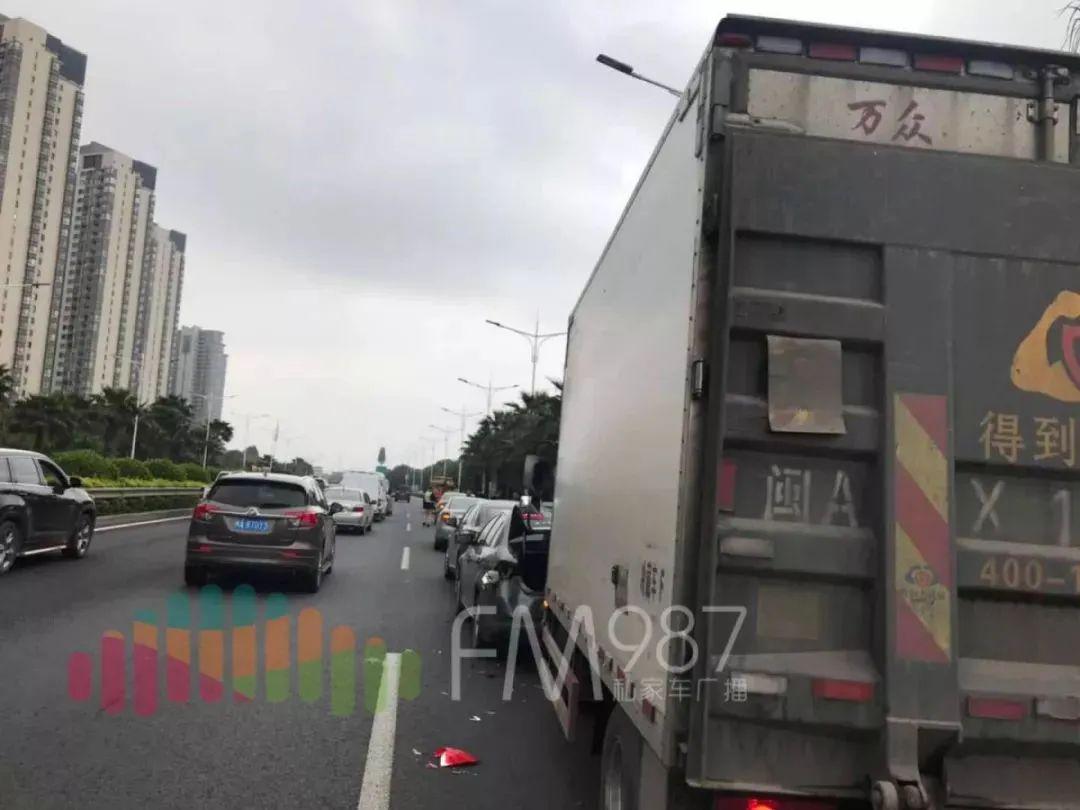 福州市闽侯县雷打石隧道内发生一起追尾交通事故如何预防追尾事故的
