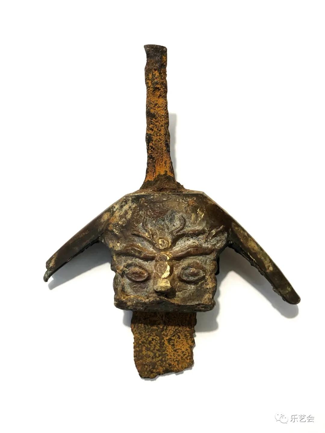 种随着剑格神兽的凸显,神兽在明清时期越来越具象,神兽逐渐演化成睚眦