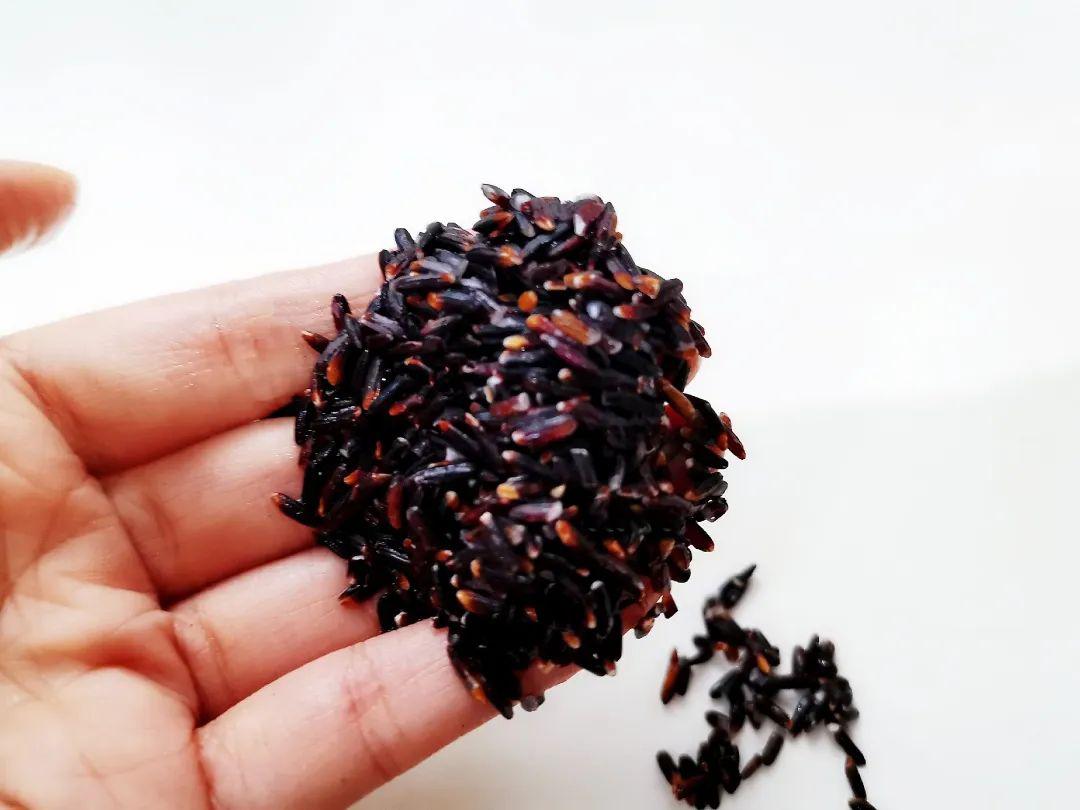 苗疆补血黑糯米藏在古梯田里的长寿秘密