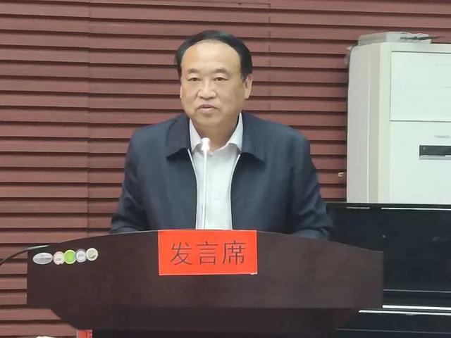 仪式上,神木市教育与体育局党组书记,局长苏永华致欢迎辞.