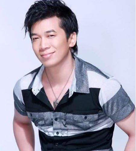 其实陈星也是一名歌手,而且曾经也是一名相当红的歌手,陈星曾经在很多