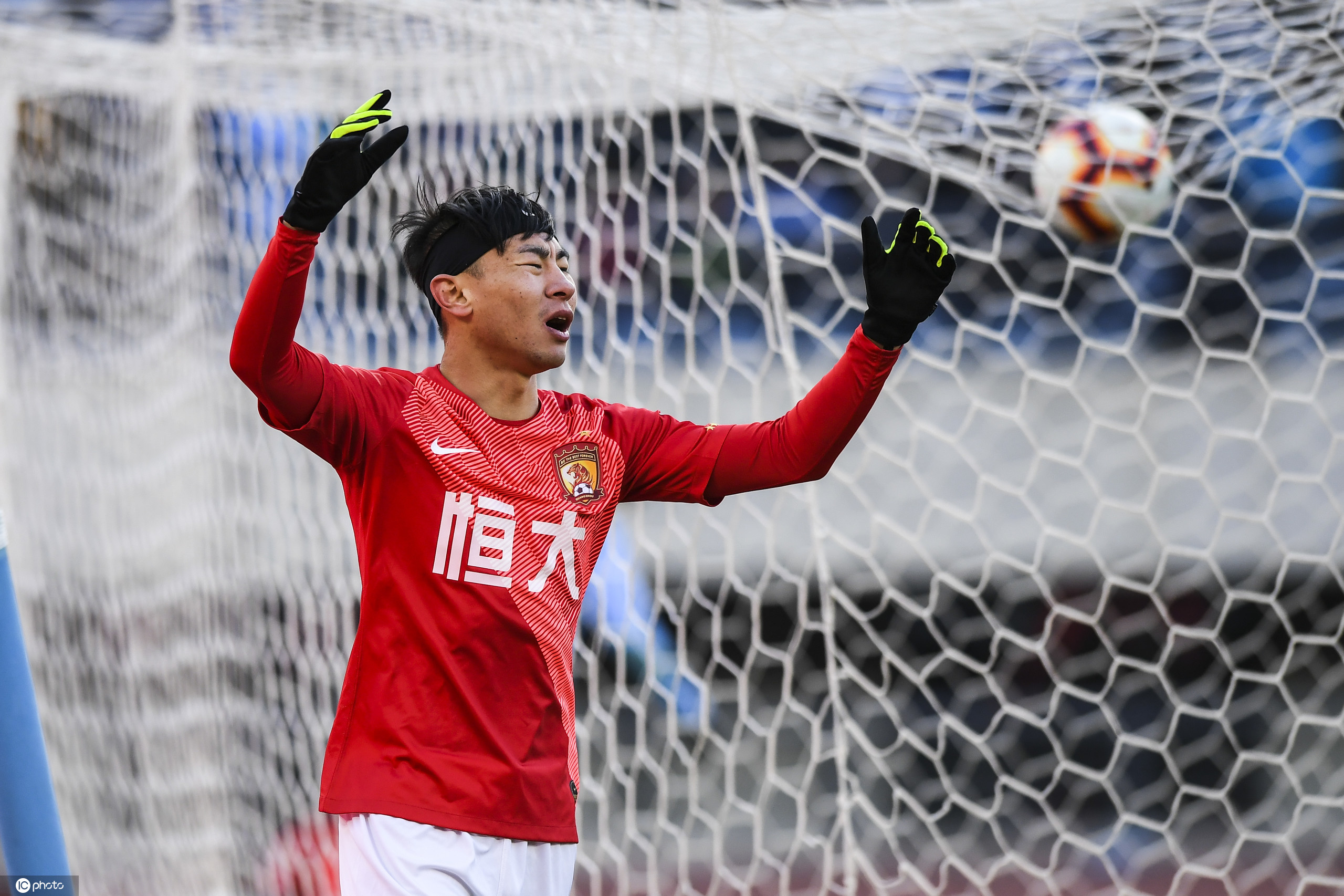 津媒于汉超年薪保底1500万此次受罚损失惨重