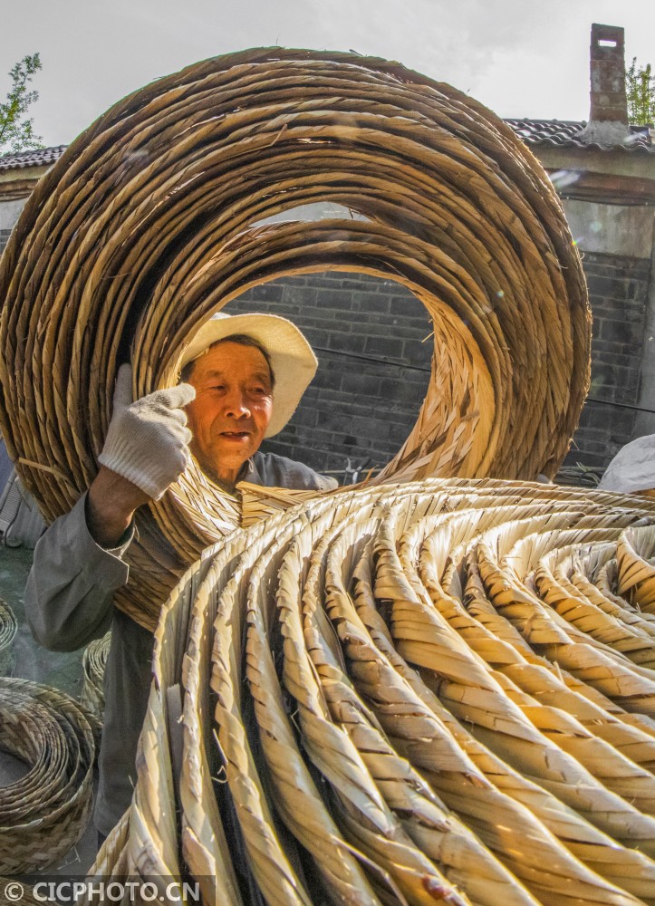 江苏泗洪:芦苇加工 助力脱贫攻坚