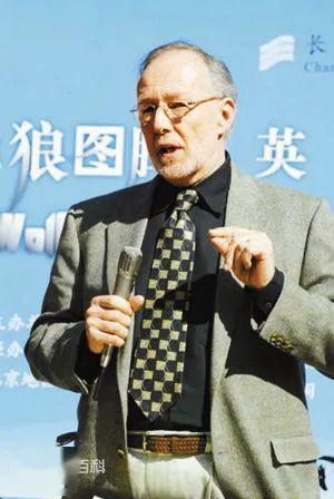 howard goldblatt他是美国著名的汉学家,是2012年诺贝尔文学奖得主