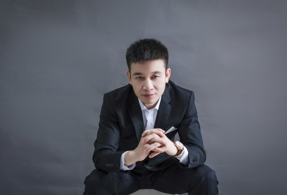 侠气与素心数学场里的科学先锋露德润创始人邓润华