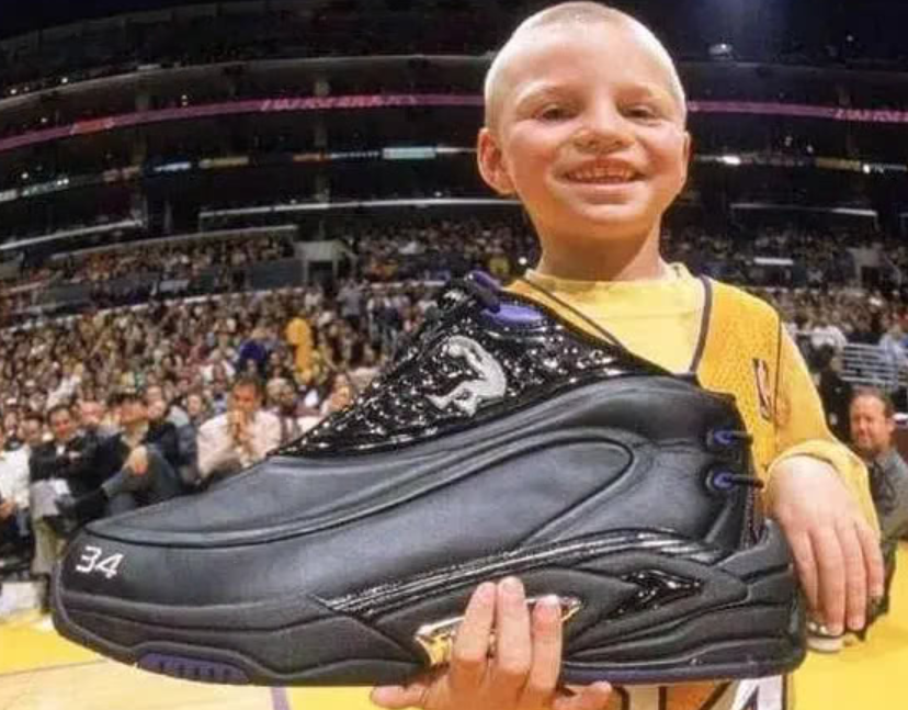 nba"巨脚"球星的脚有多大?杜兰特脚像镰刀,奥尼尔鞋子像轮船_篮球