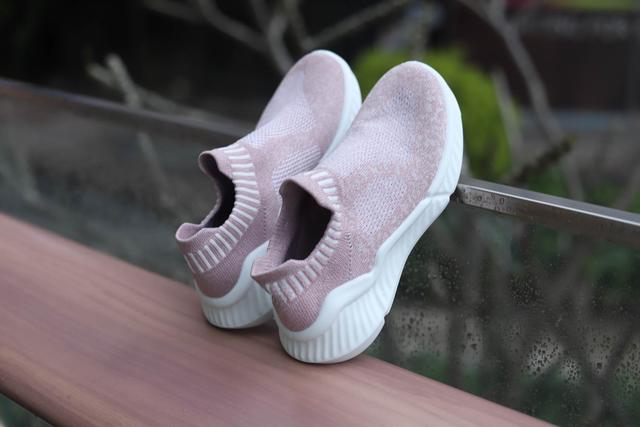 原创小米地表最强袜套鞋49元颜值爆表四级防水网友真香