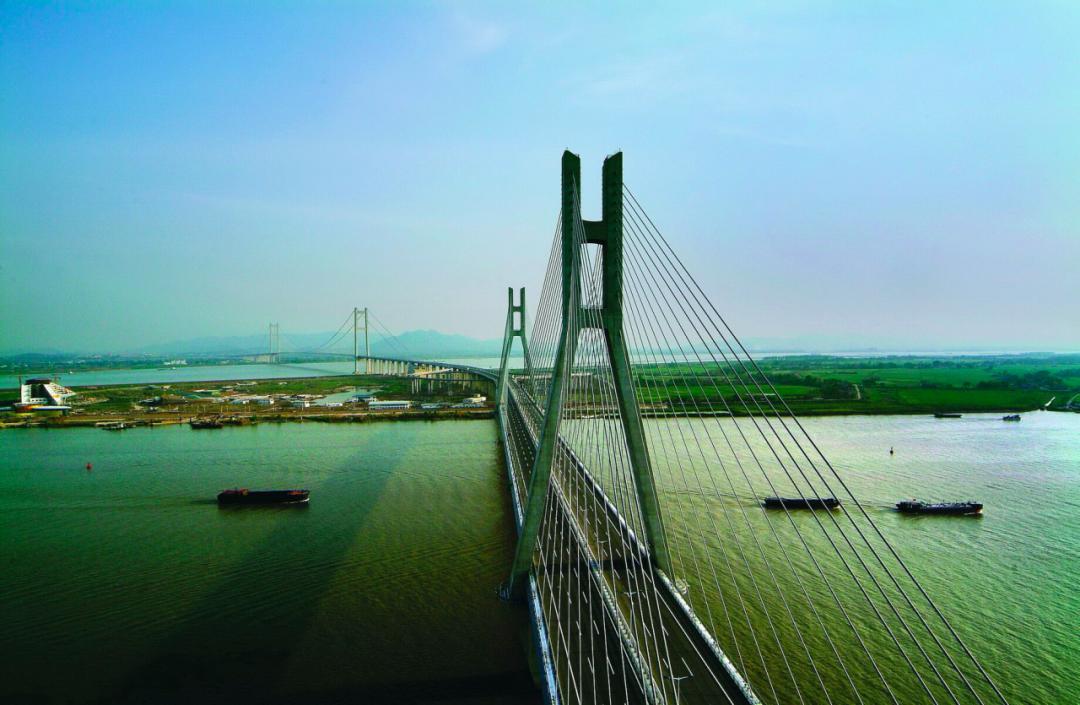 公告扬溧高速润扬大桥将双向封闭