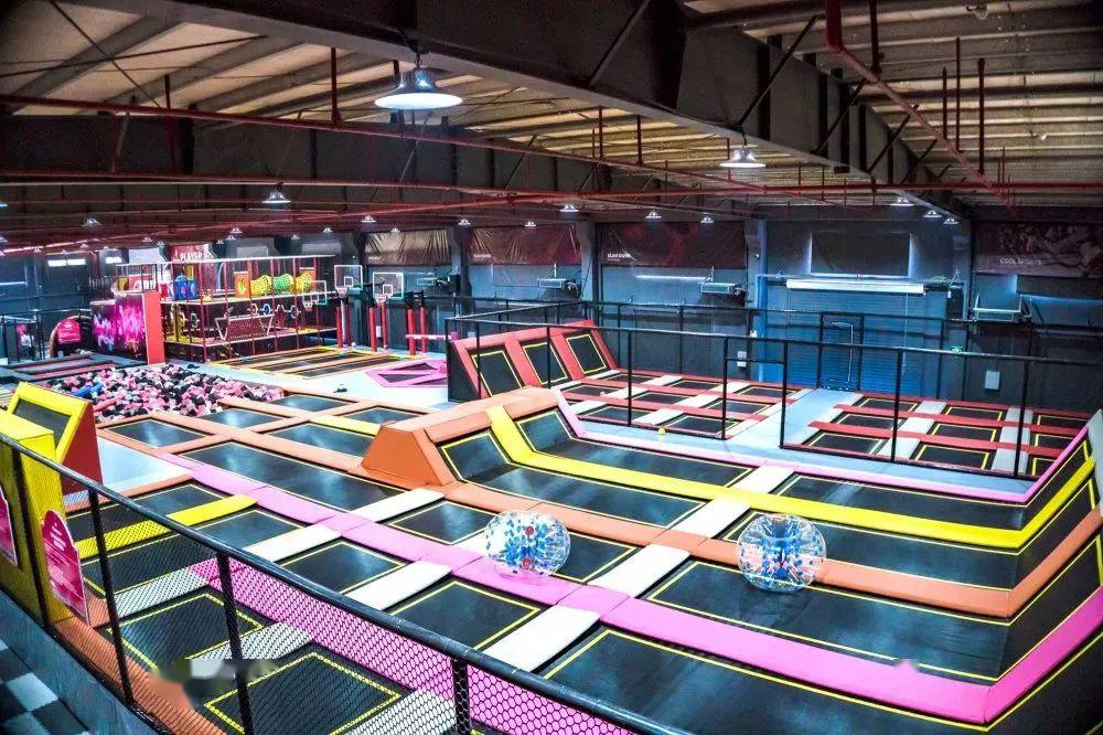 79元2人网红失重地带蹦床公园20游乐项目任玩