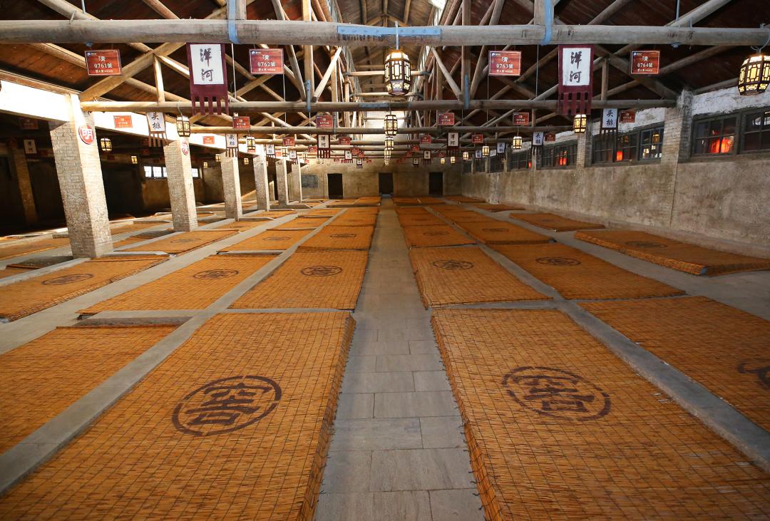 洋河规模有多大?封藏大典"云直播"给你c位秀出来_酒都