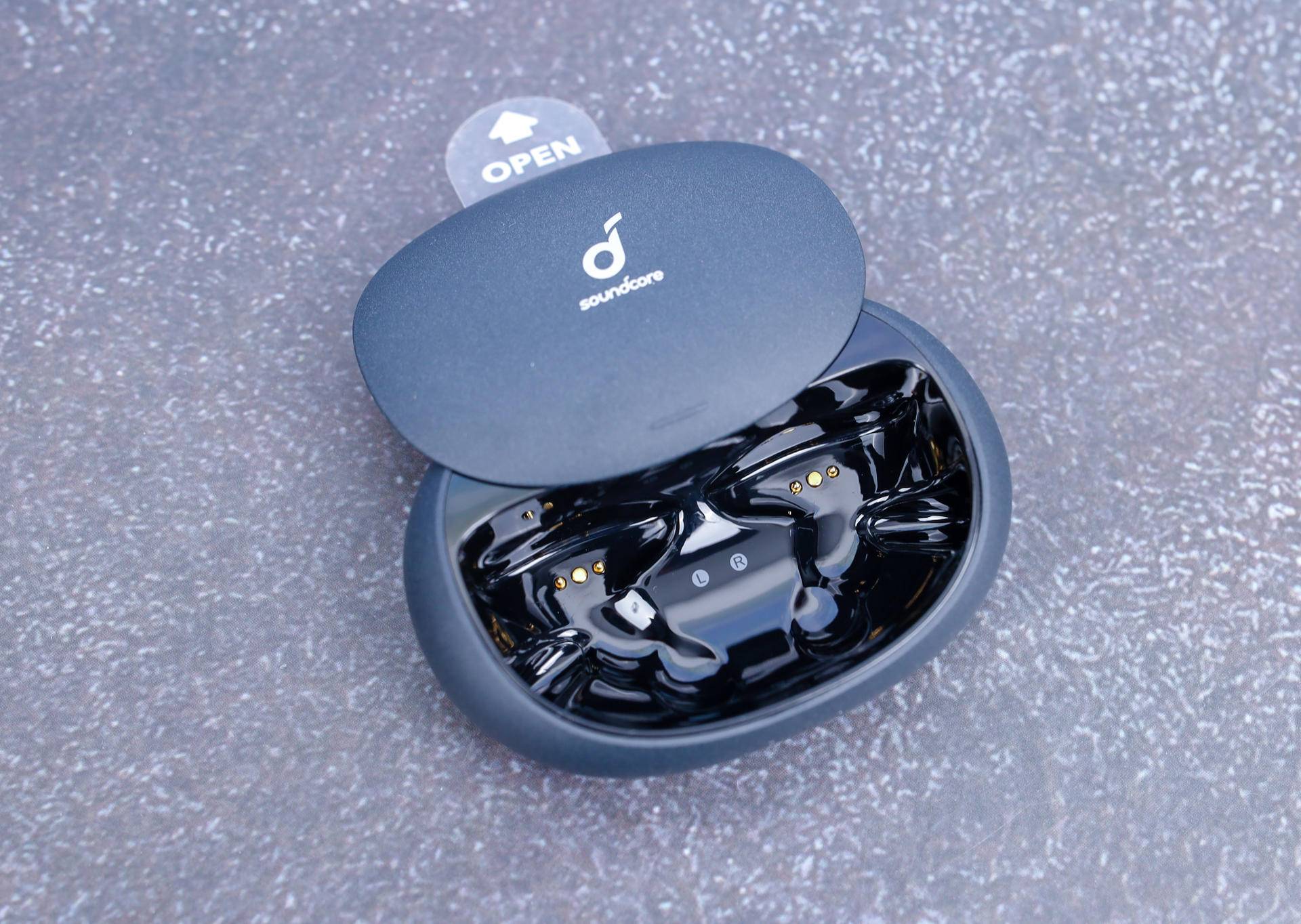 倾听英伦之声——安克soundcore liberty 2 pro无线耳机使用体验_充电