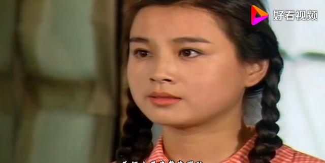 她饰演的扣儿从朴实,清纯到独立,自信,在当时具有引领时代的意义.