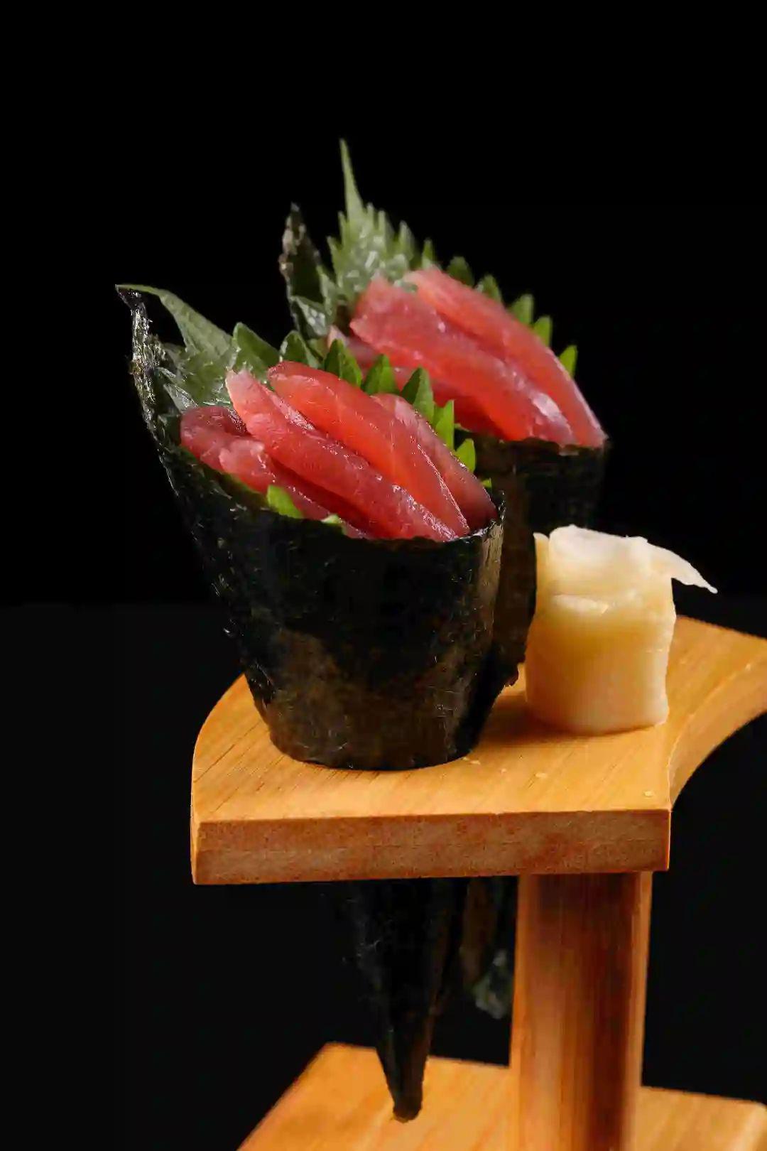 金枪鱼手卷更多的是回味的香甜.