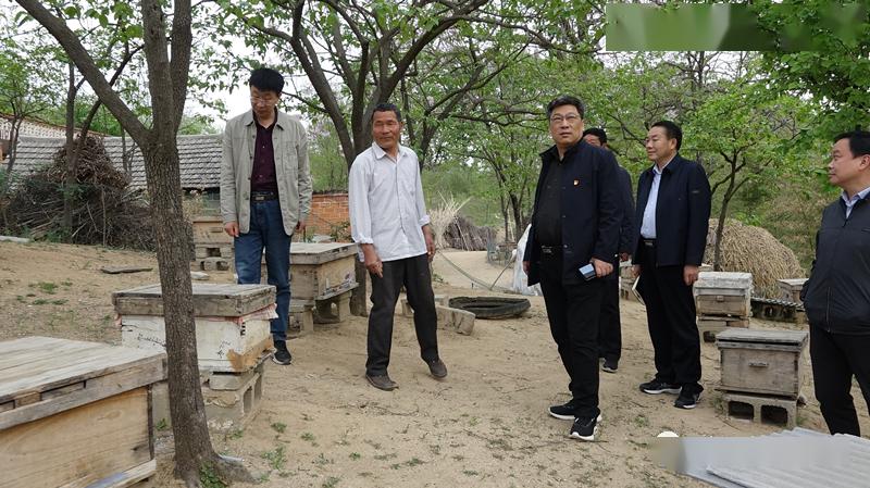 南召县纪委书记方传军深入基层慰问贫困退伍军人