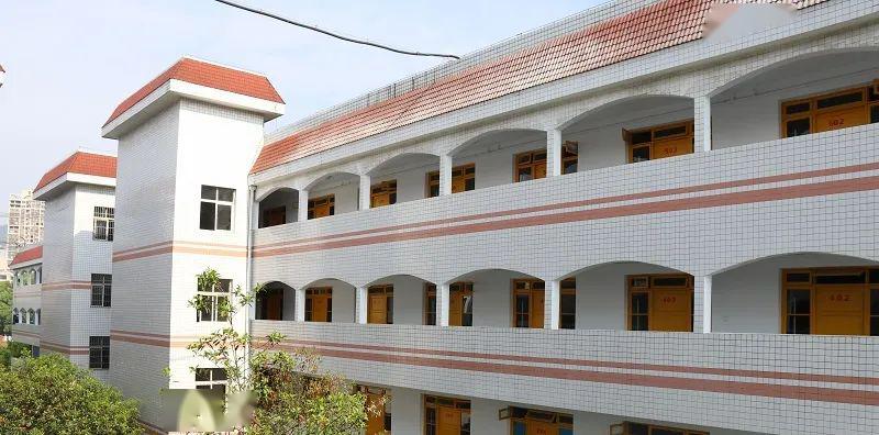 湘西雅思实验学校初中部暨溶江中学小溪桥校区2020年春季学期开学报到