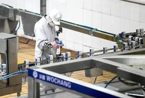 比如美赞臣,达能,惠氏等国际性奶粉品牌和企业,在美国,欧洲,澳洲,中国