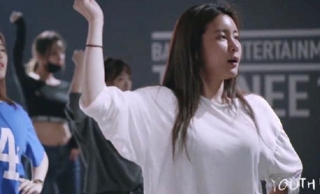 原创香蕉娱乐练习生舞蹈与韩女团舞蹈高度相似粉丝要求香蕉娱乐道歉