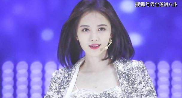 为何明星不在白纸上签名?鞠婧祎告诉你真相!张艺兴就曾被阻拦过