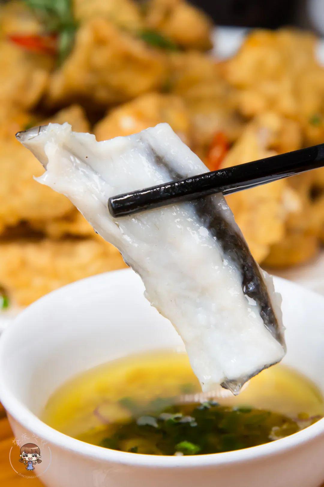 等了一年!藏在二手车城的爆场桑拿鱼回归啦!_鱼肉