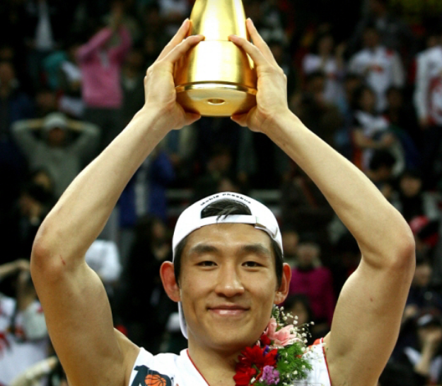 梁东根退役获fiba盛赞曾率队击败中国被誉为韩国国宝