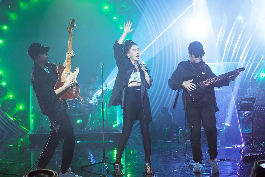 突围开唱争夺最后两张总决赛入场券