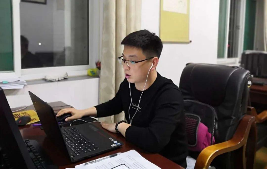 校长直播清照小学三师培训之疫后重塑篇课程管理中心团队为全体教师做