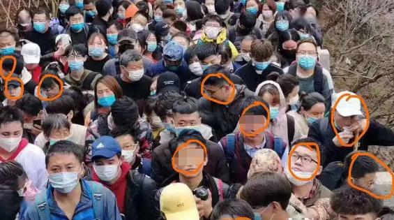反扑国内出现1传10事件而这些人却脱下口罩扎堆聚集