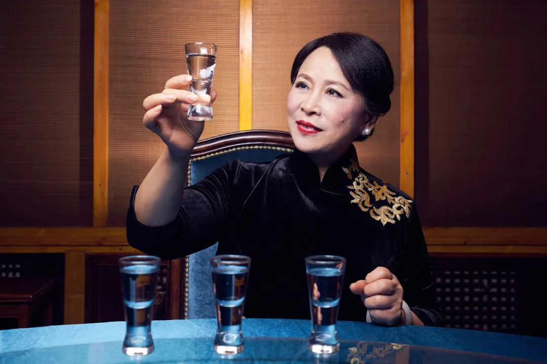 携手吴晓萍共建酿技传承基地,国粹为何屡获"偏爱"?_泸州