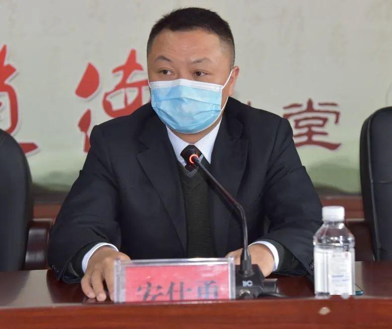 李远军作一般检查演示王玉祥作头部检查演示周文帮作颈部检查演示刘康