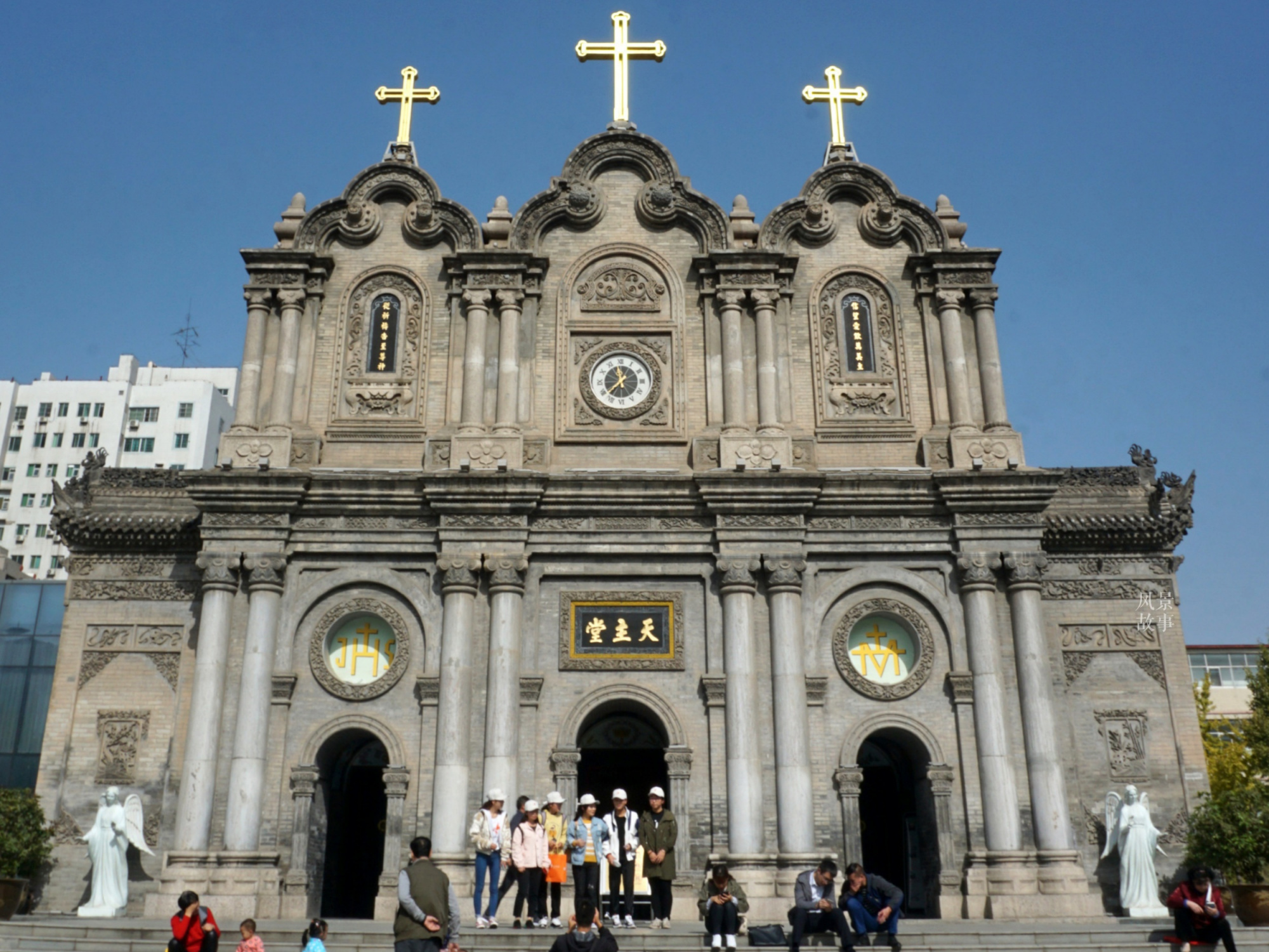 五星街教堂西安人的小游园游客的打卡地