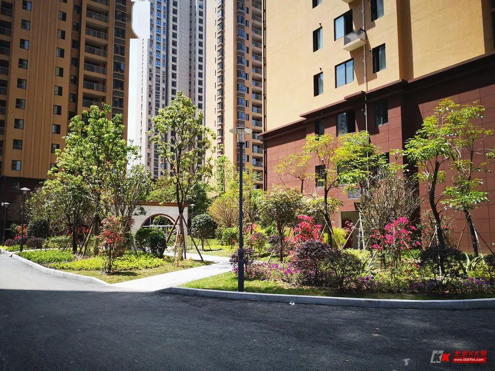 小编踩盘龙地万福城c地块进展较快或将根据工程进度提前交付