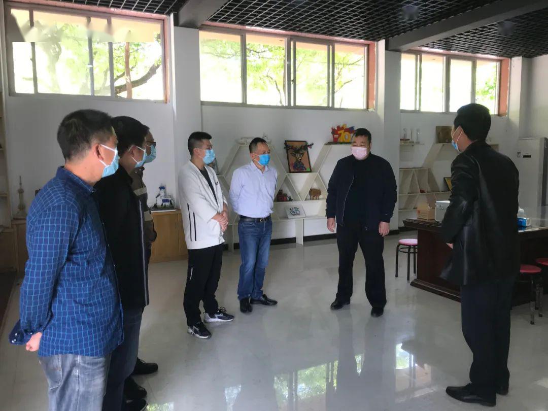 金有生局长莅临三门县实验小学调研复学防疫准备工作