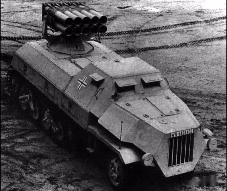 汉斯回怼:我有陆地斯图卡!_火箭炮