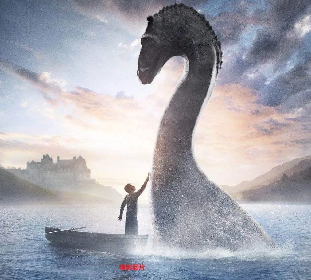 从水中升起三到四英尺吐白泡沫2020年第二次尼斯湖水怪目击