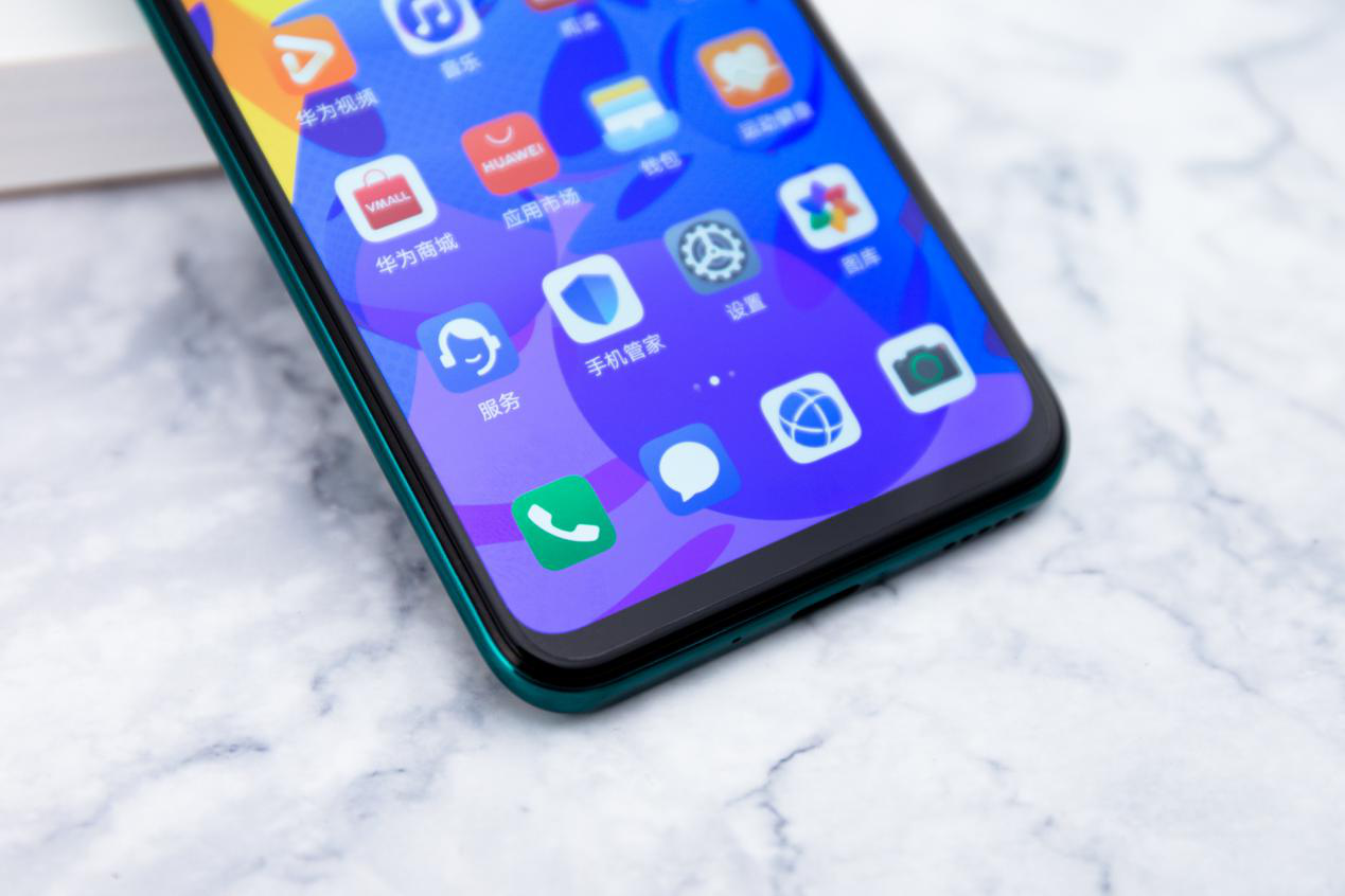 荣耀play4t pro:时尚代言者 千元旗舰新标杆